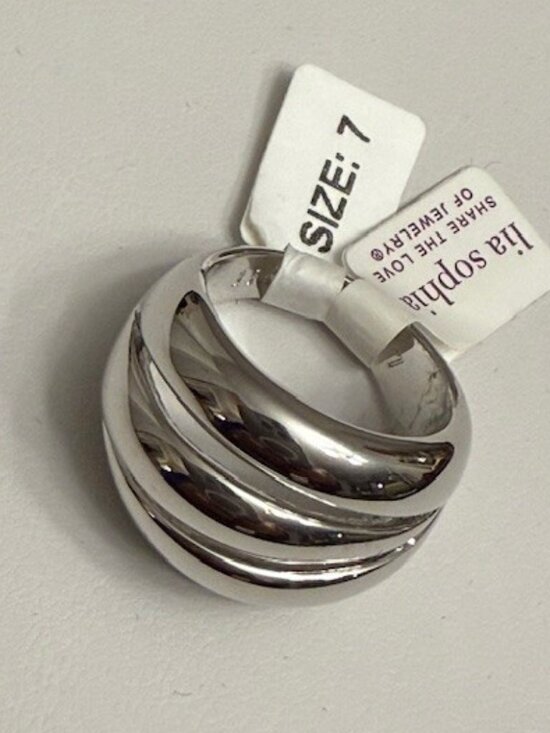 Lia Sophia "RIDGELINE" Ring - Picture 1 of 6